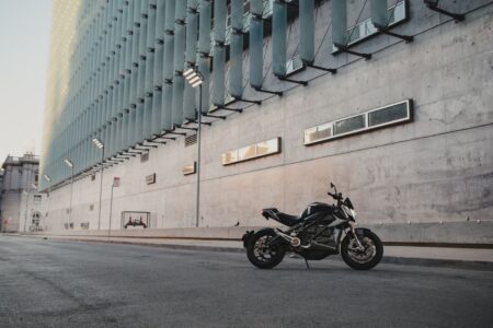 Zero Motorcycles, le package Quickstrike pour une SR/F "racing"