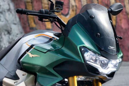 Moto Guzzi V100 Mandello : l'aérodynamisme actif arrive