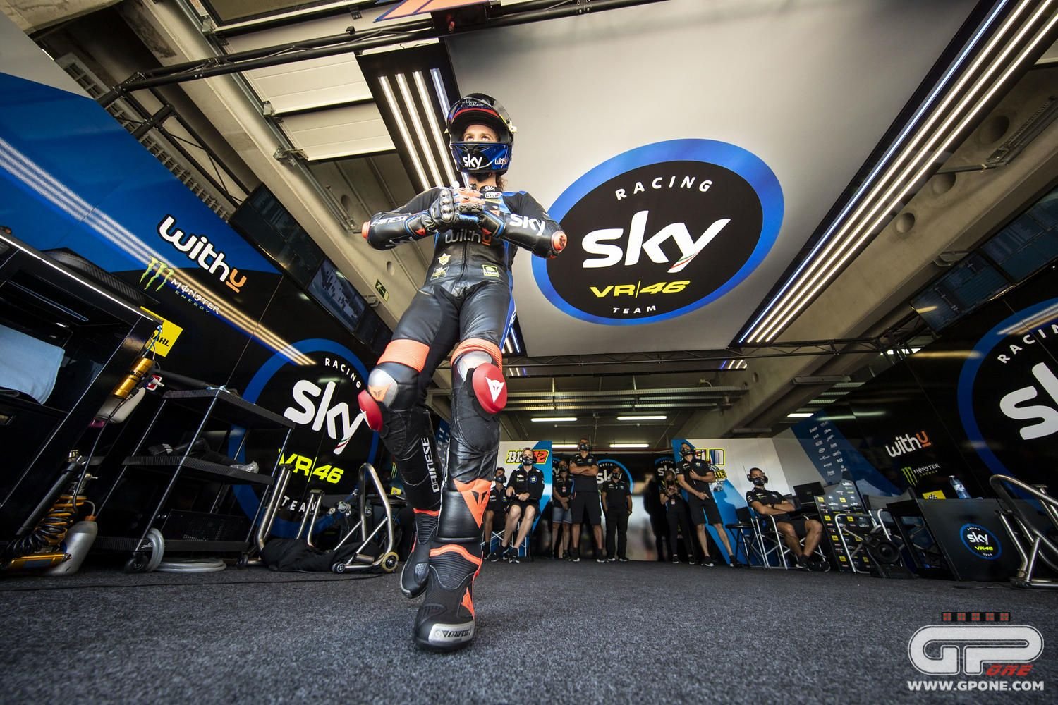 Moto2, Misano : Bezzecchi est le plus rapide sur le mouillé en FP2, 6e Bulega