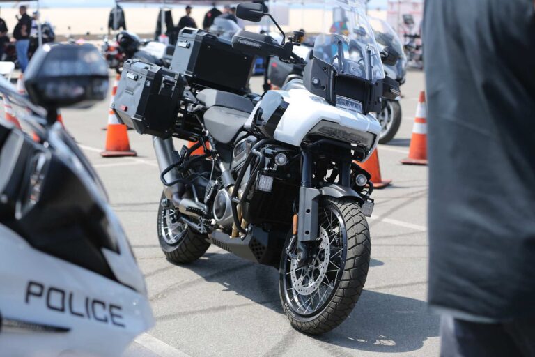 Harley-Davidson Pan America 1250 : sera-t-elle la moto des Chips américaines ?