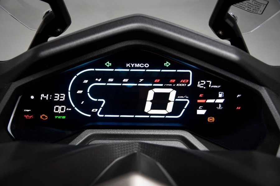 Moto - Scooter: Kymco DT X360, lo scooter crossover che ti porta fuori