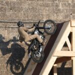 Les pierres de Matera, enduro et Coca-Cola : les secrets de 007 Pas le temps de mourir