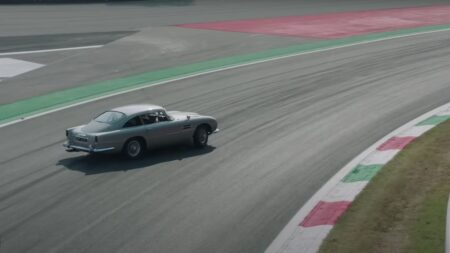 Nico Hülkenberg "viole" l'Aston Martin DB5 007