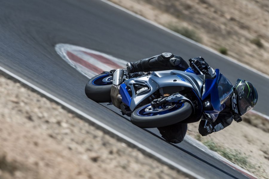 Moto - Test: Video Prova Yamaha R7: la sportiva media per la new generation