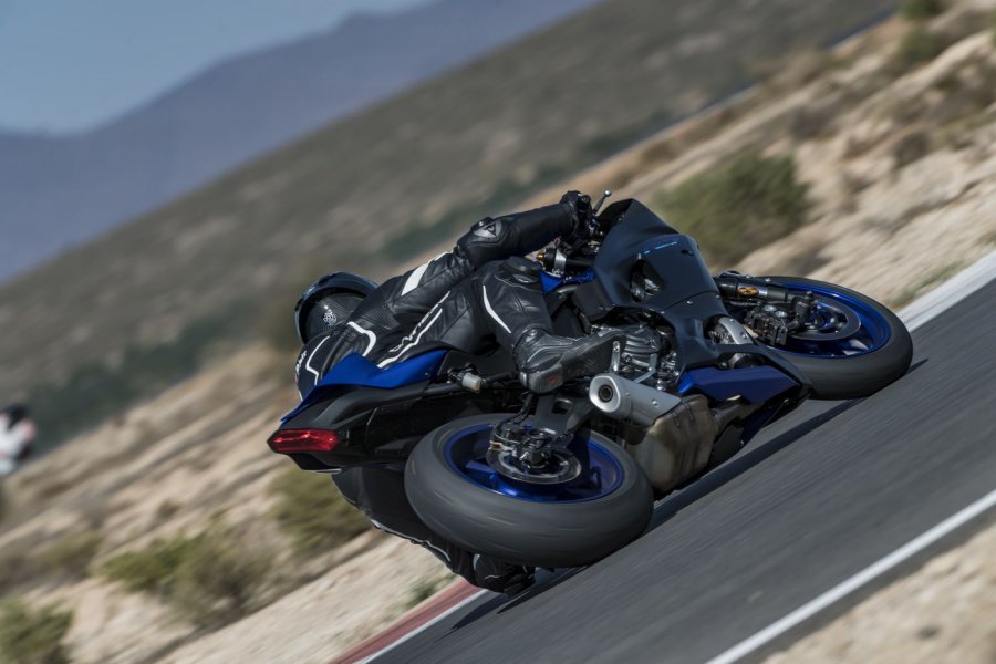 Moto - Test: Video Prova Yamaha R7: la sportiva media per la new generation