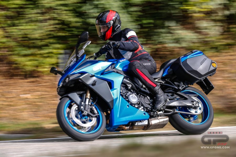 Moto - Test: Prova Suzuki GSX-S1000GT 2021 – l’anti Kawasaki Ninja 1000 SX