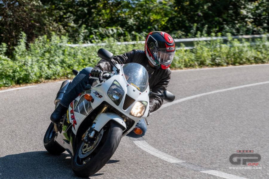 Moto - Test: Prova Honda VTR 1000 SP1 & SP2: a spasso con due magnifiche ventenni