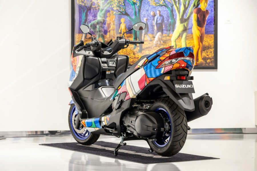 Moto - News: Suzuki mette all'asta un Burgman