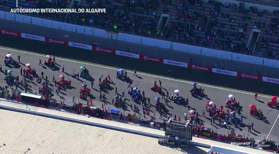 MotoGP: Bagnaia vince a Portimao e regala il titolo Costruttori a Ducati, Quartararo cade