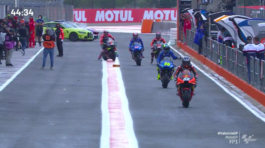 MotoGP: Lecuona il migliore nella FP1 bagnata di Valencia: Miller 2° con caduta