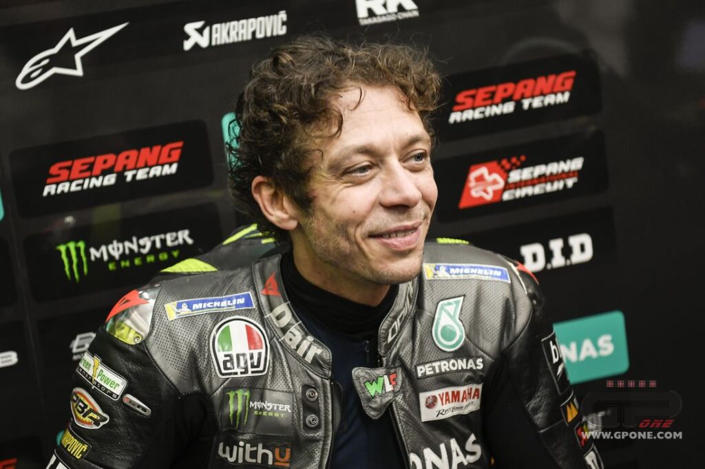 MotoGP, Rossi : “Je vais m’arrêter avec Federica Pellegrini et Raikkonen, ils m’attendaient” Ritratto di Matteo Aglio