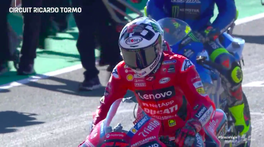 MotoGP: Bagnaia: Che Spettacolo! Tripletta Ducati, Valencia si inchina a Rossi