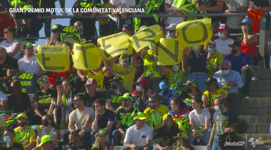 MotoGP: Bagnaia: Che Spettacolo! Tripletta Ducati, Valencia si inchina a Rossi