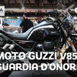 Eicma 2021 : Garde d'honneur Moto Guzzi V85 TT, un hommage aux Corazzieri