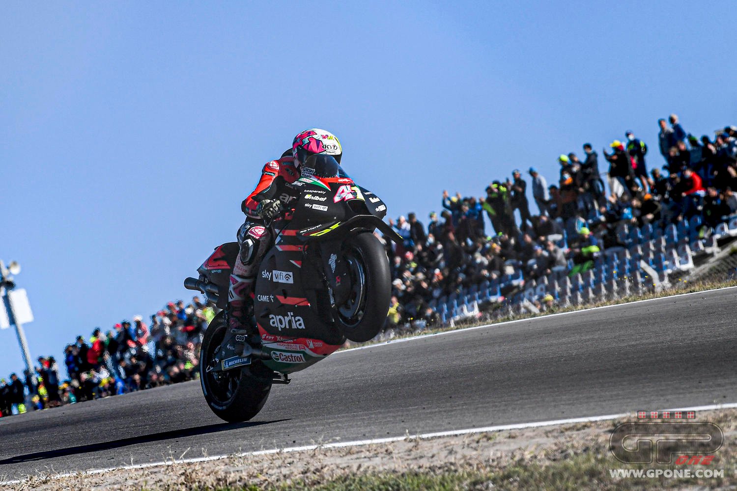 MotoGP, Espargarò fait voler Aprilia à Valence : 1er en FP3, Rossi héroïque en Q2