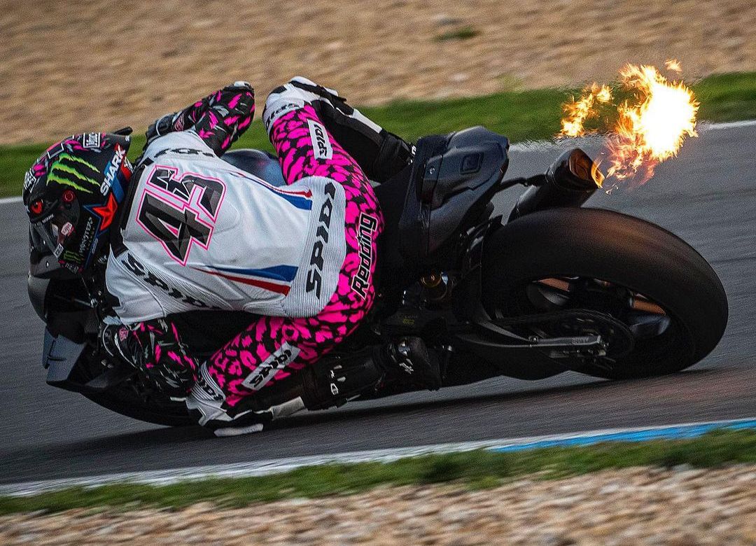 SBK, VIDEO : Redding-BMW : un début de feu et de flammes à Estoril !