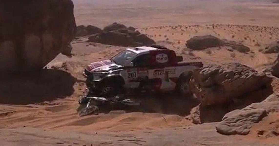 Dakar 2022 : De Villiers investit moto et pilote et n’arrête pas -VIDEO
