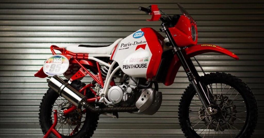 CCM Spitfire Rallye 600: la vintage enduro con il Dakar Spirit Ritratto di GPone