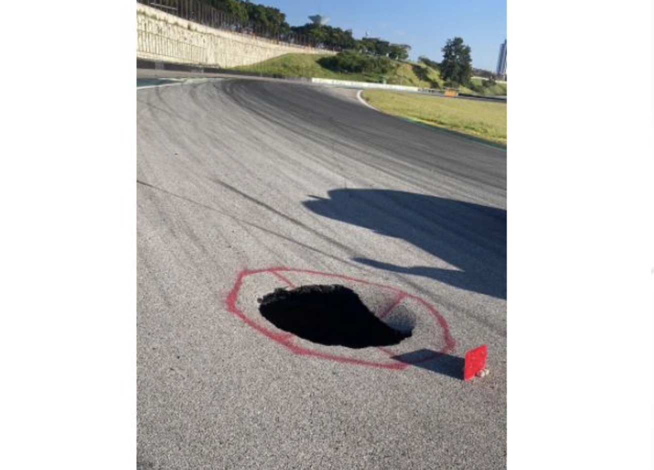 SBK, VIDEO – Interlagos, un gouffre s’ouvre sur la piste