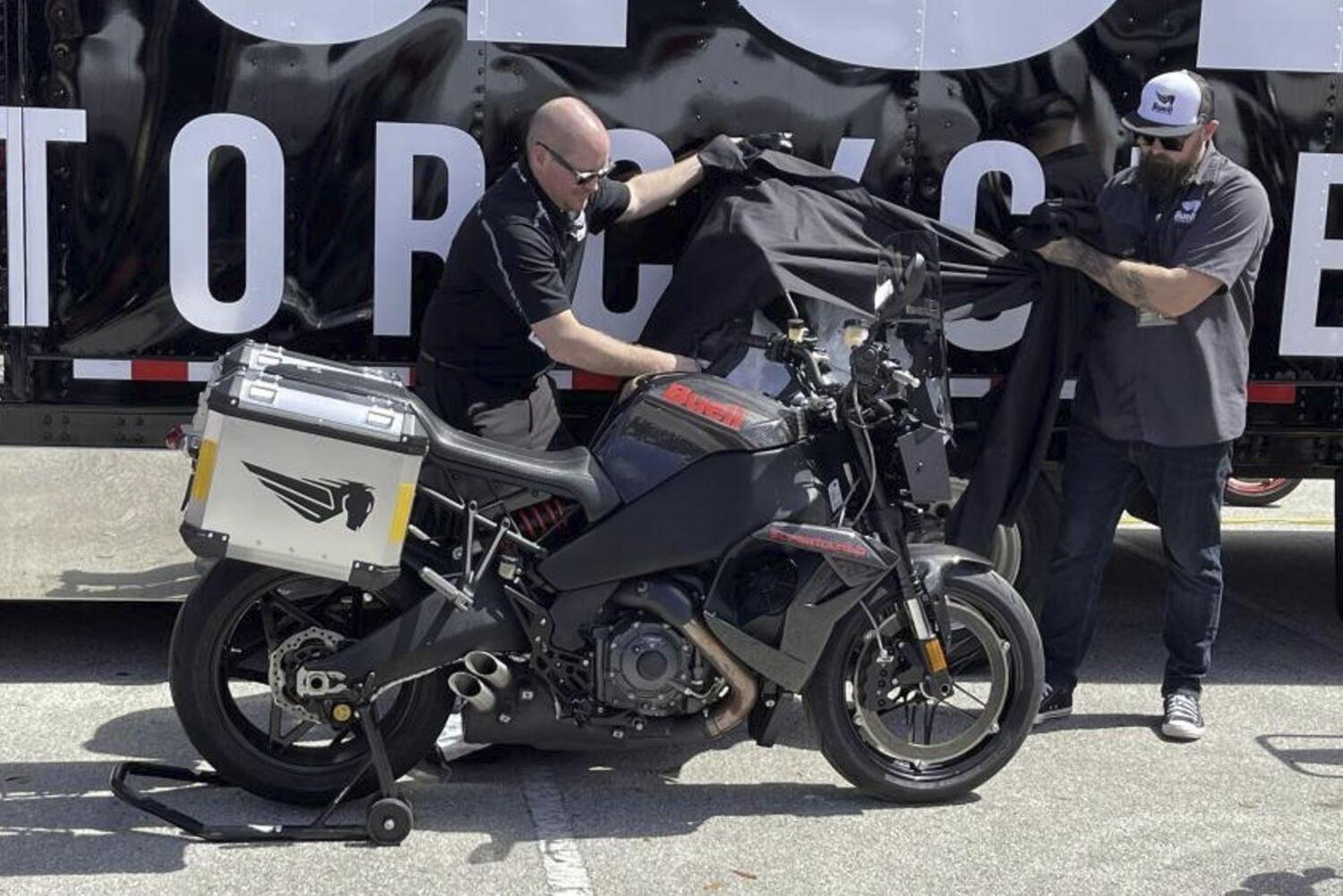 Buell 1190 Super Touring et 1190 Baja DR : débuts avec des chevaux !