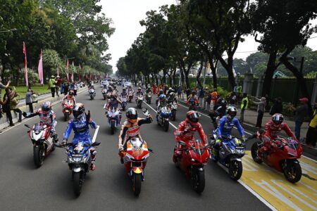 Jakarta devient fou pour le MotoGP : défilé présidentiel pour les pilotes