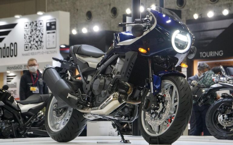 Honda Hawk 11 2022 : le café racer à moteur Africa Twin est une réalité !