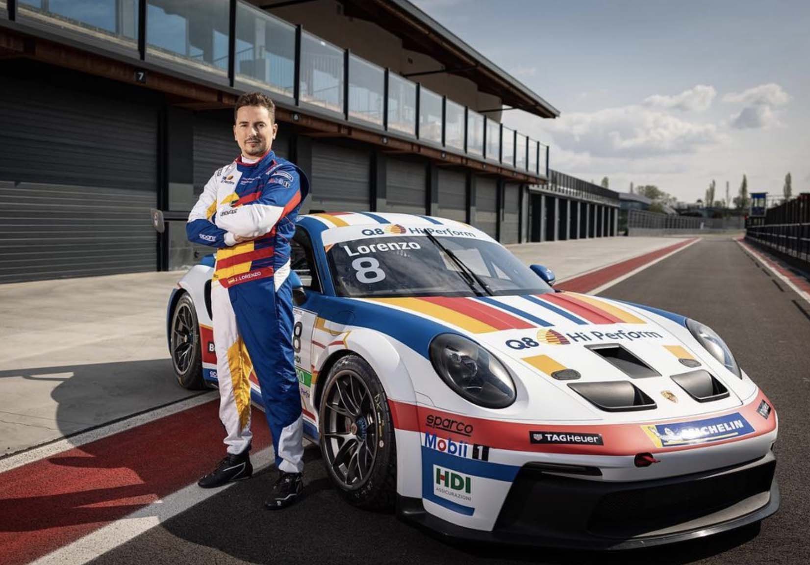 Lorenzo aussi sur quatre roues : il fait ses débuts en Porsche Carrera Cup Italia