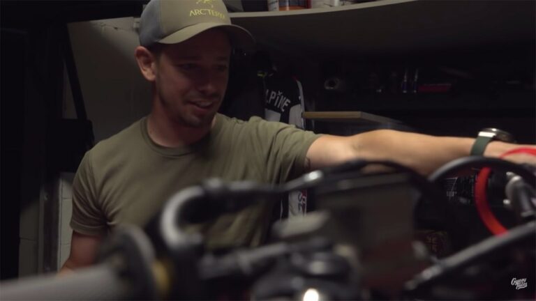MotoGP, VIDEO - Casey Stoner est de retour en selle après six ans, et il est spectaculaire