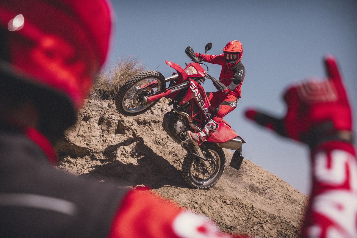 Dévoilé les nouveaux GASGAS SM 700 et SE 700 : des petites furies rouges
