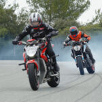 KTM 890 Duke R vs MV Agusta Brutale 800 RR : bataille de drift !