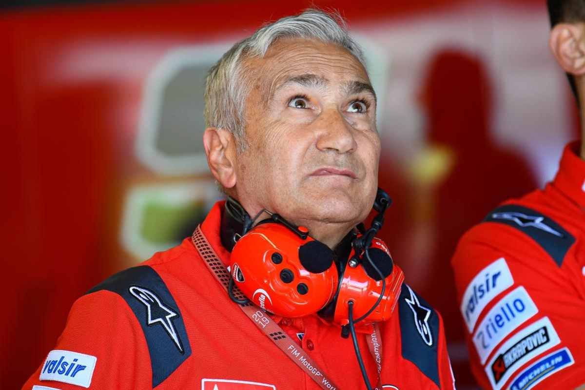 MotoGP, Tardozzi défend Bastianini : “Bagnaia n’a pas besoin d’aide”