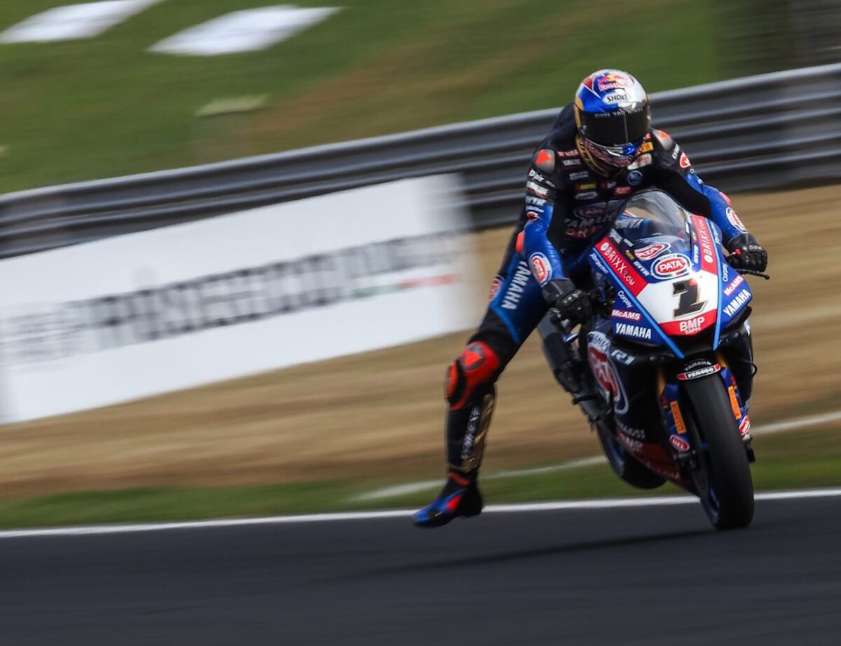 スーパーバイクのマニクール: トプラク・ラズガトリオールが猛烈なペースでプラクティス 3