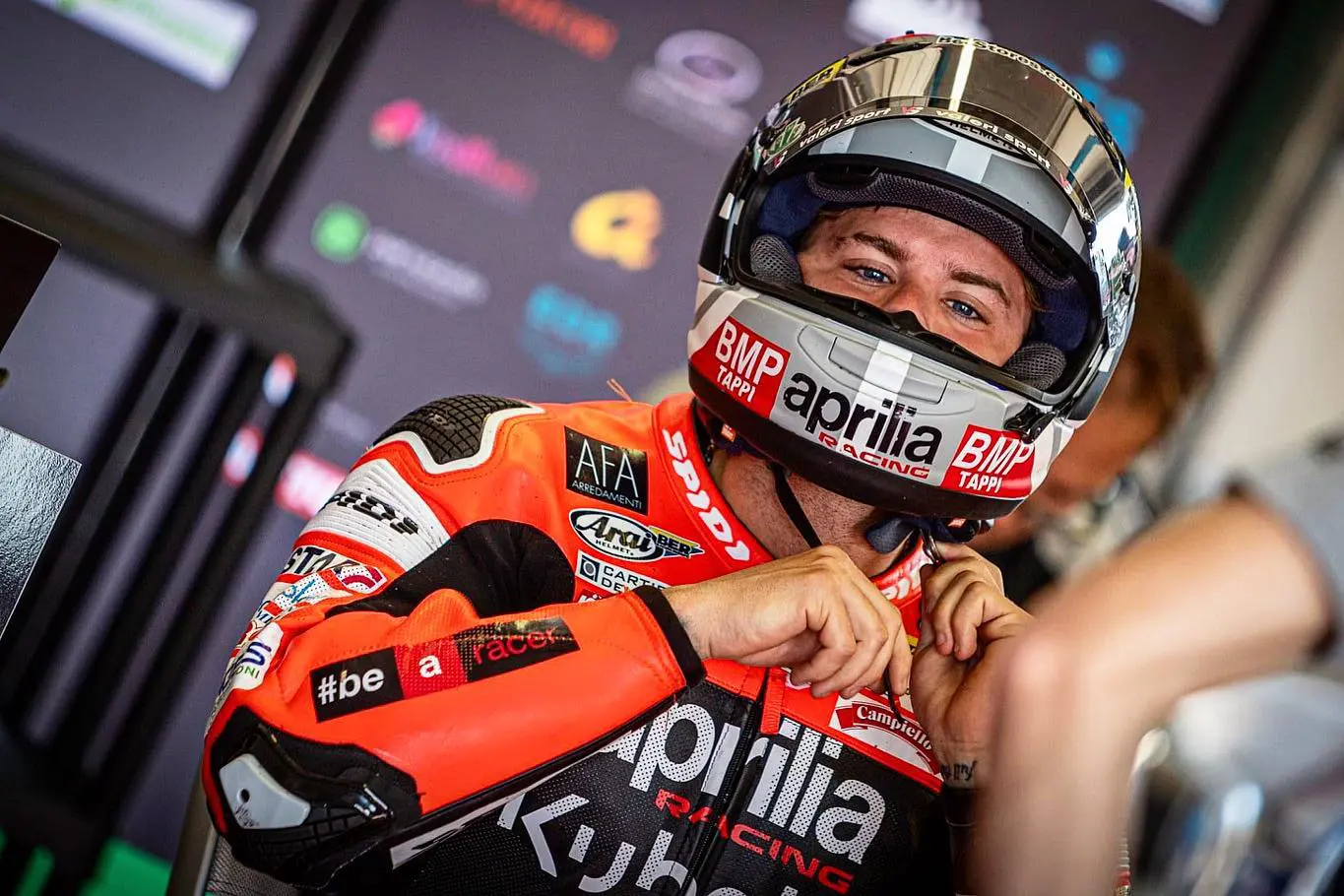 Superbike : Pirro fête tricolore en fumée, Delbianco gagne et espère à nouveau