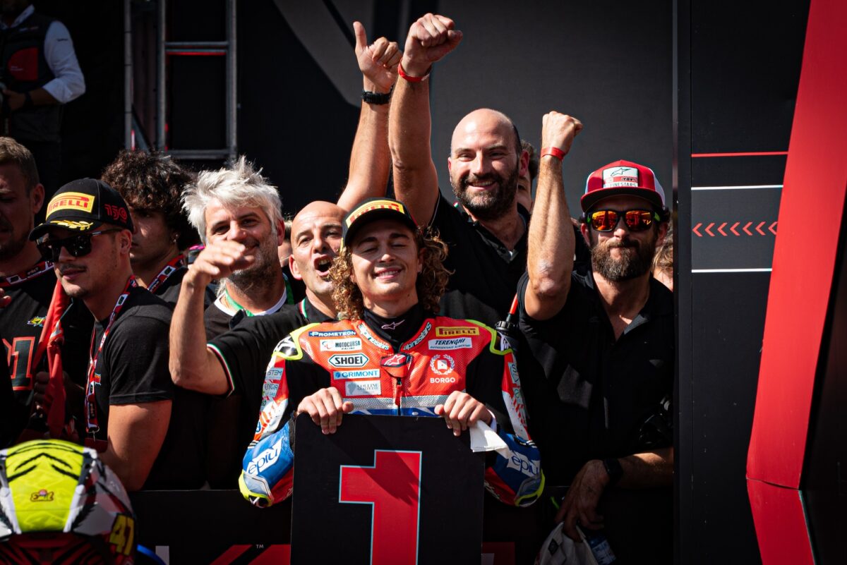 Superbike: Axel Bassani kör på problem, nu är han en riktig toppryttare