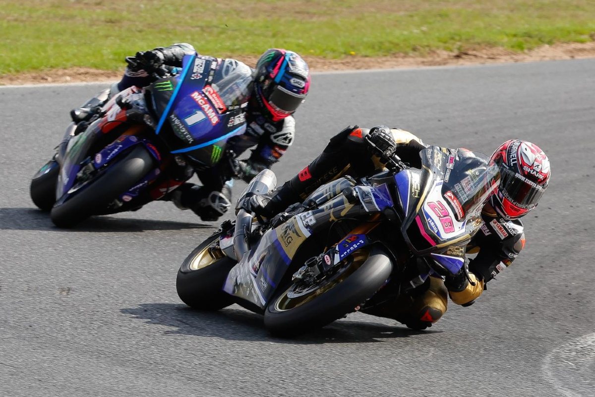 Le premier triplé de Bradley Ray en British Superbike