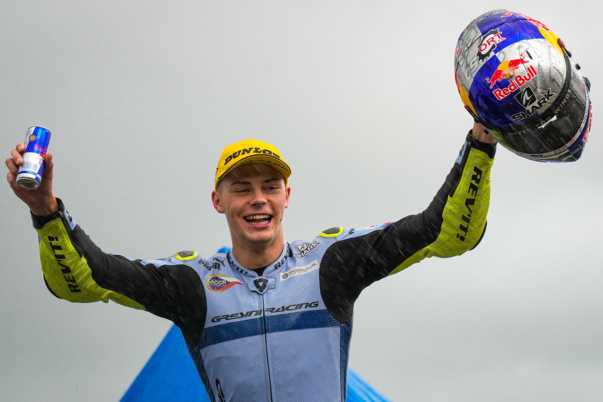 Moto2 : Filip Salac dans le déluge, premier podium dédié à Jason Dupasquier