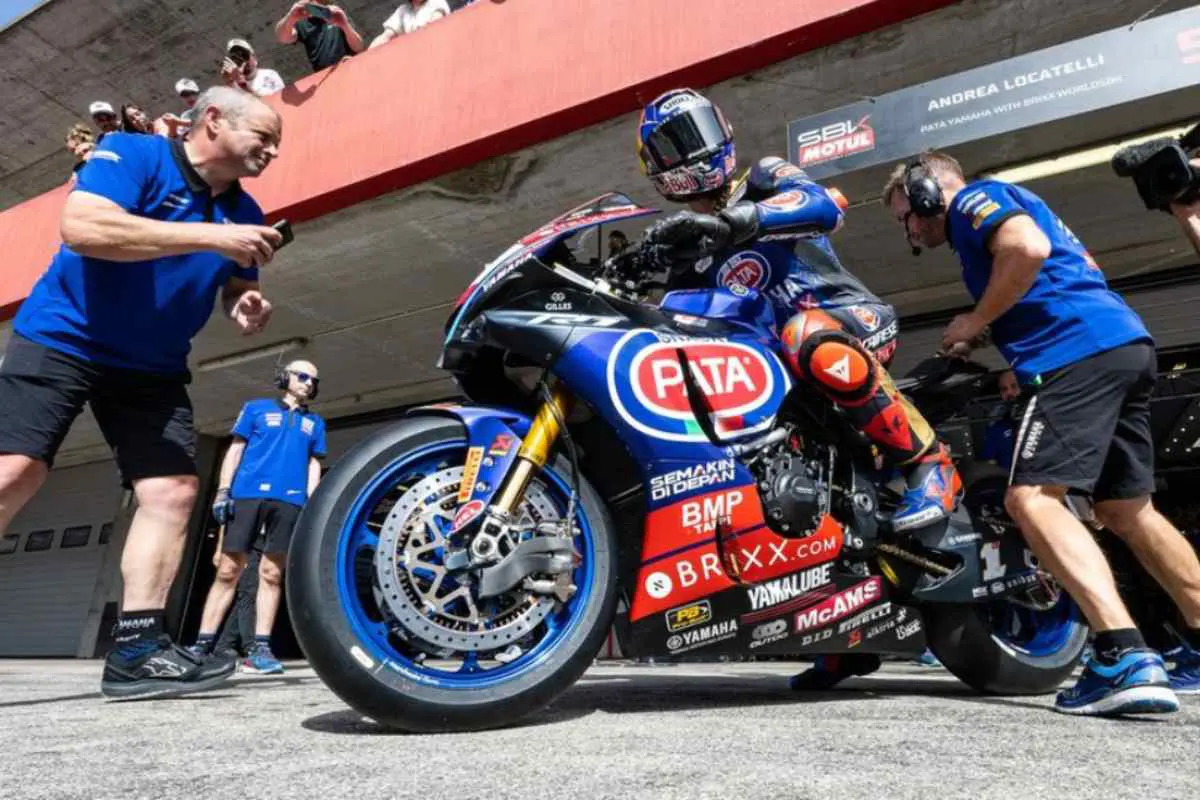 LIVE Superbike Portimao 2022 : Live Race-1 en temps réel