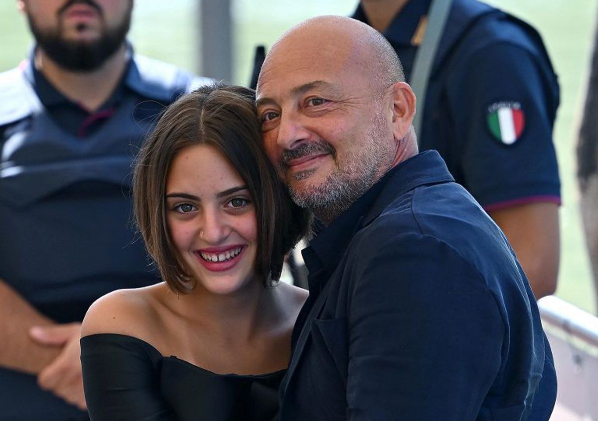 Luana Giuliani, Schauspielerin und Pilotin: von den Filmfestspielen von Venedig bis zum CIV