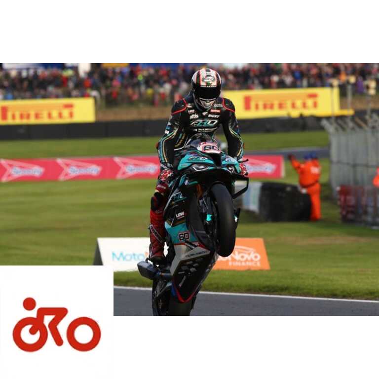 Peter Hickman torna alla vittoria nel British Superbike
