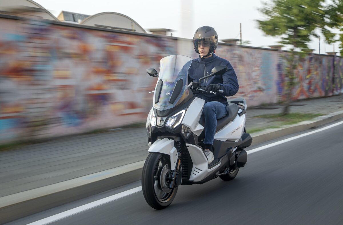 Sym lance Joyride 16, le scooter 300 qui fait la différence : c’est pourquoi