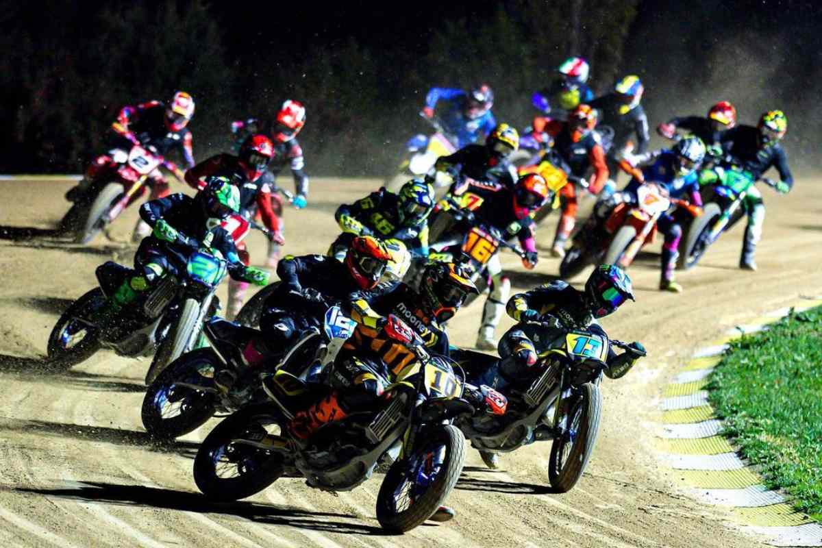100 Km des Champions, Luca Marini au top : “Jambon et saucisson utiles en hiver”