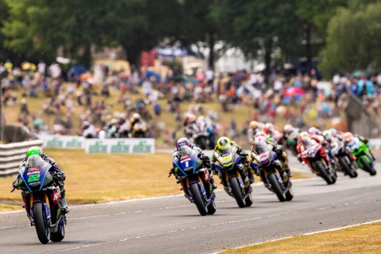 Il British Superbike cambia tutto: format rivoluzionato per il 2023