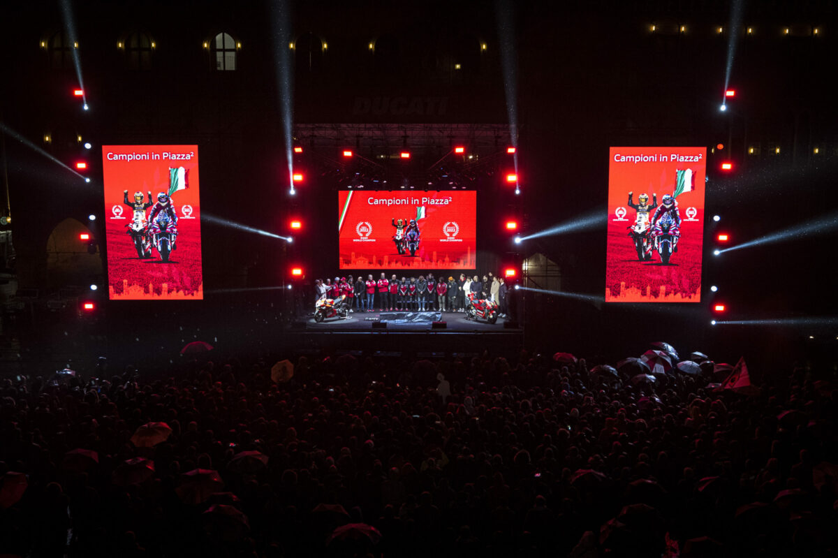 Bologne rouge feu : le doublé du championnat du monde de Ducati devient un spectacle