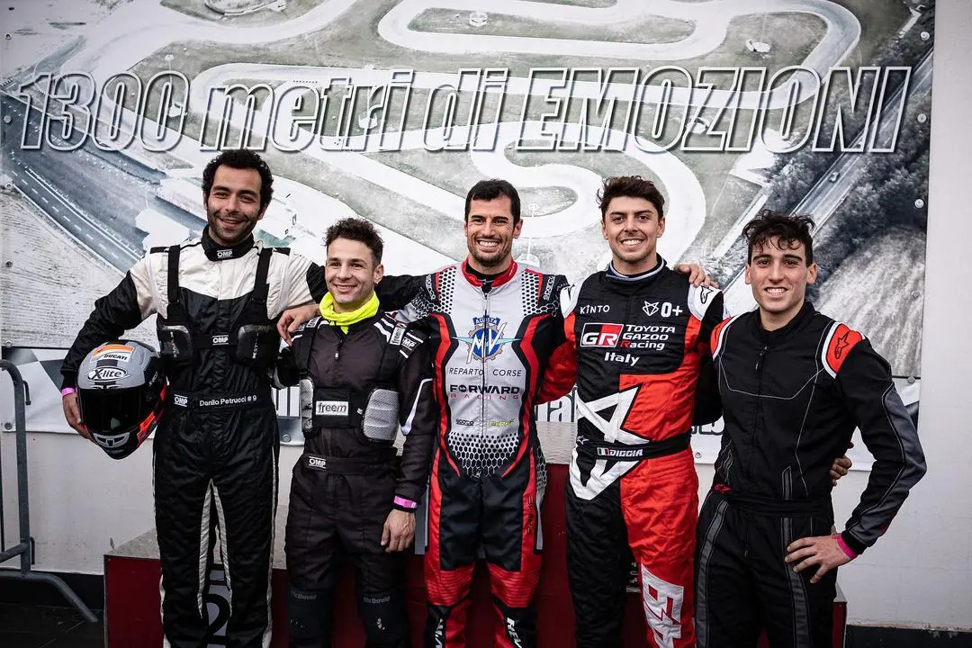 Défi de karting entre Danilo Petrucci, Simone Corsi, Diggia et amis