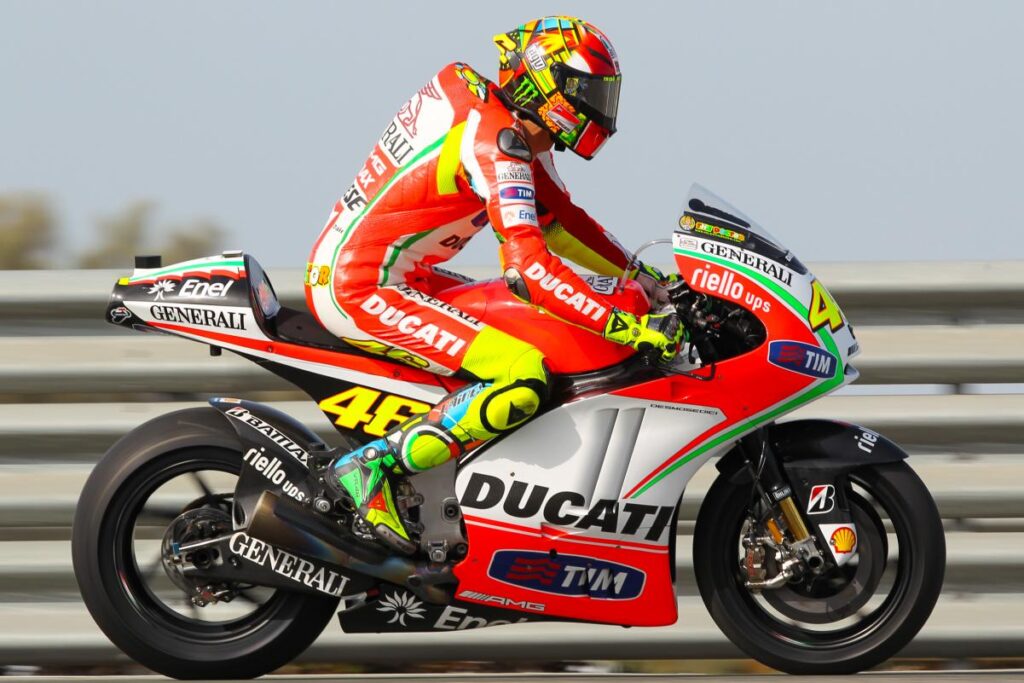 MotoGP : Avant Miller, Valentino Rossi fait aussi partie des pilotes aux trois drapeaux motogp-piloti-tre-case-parte-1