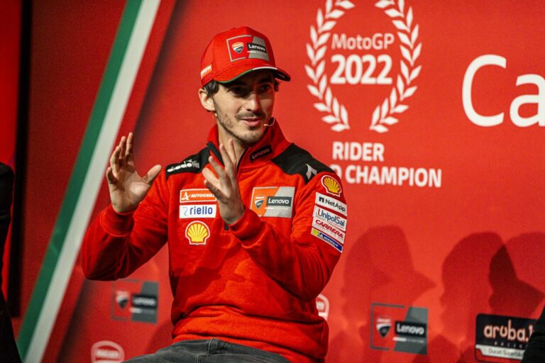 Pecco Bagnaia le lance : "J'aimerais courir les 8 Heures, peut-être que je peux les convaincre"