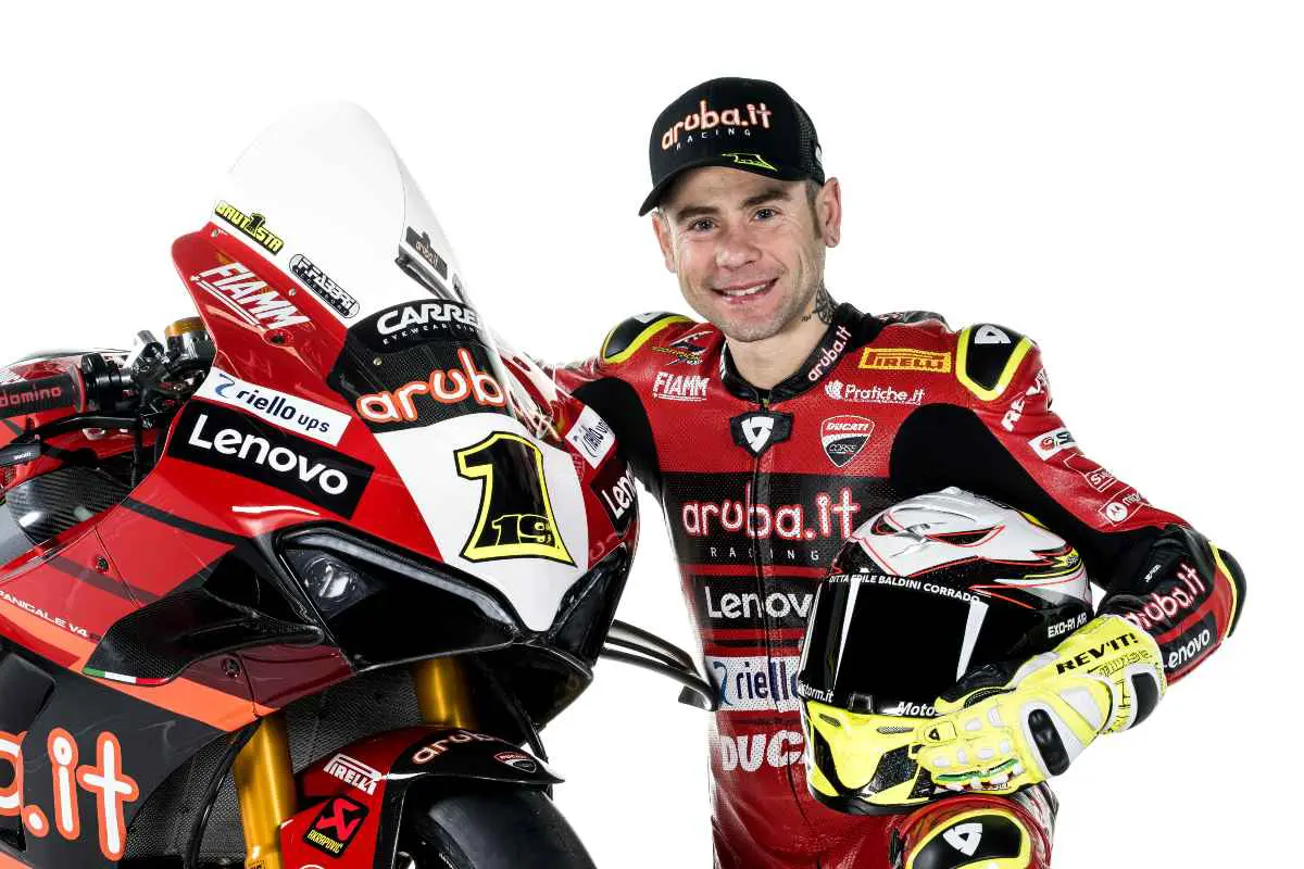 Superbike, Bautista prévient Razgatlioglu et Rea : “Je défendrai le numéro 1”
