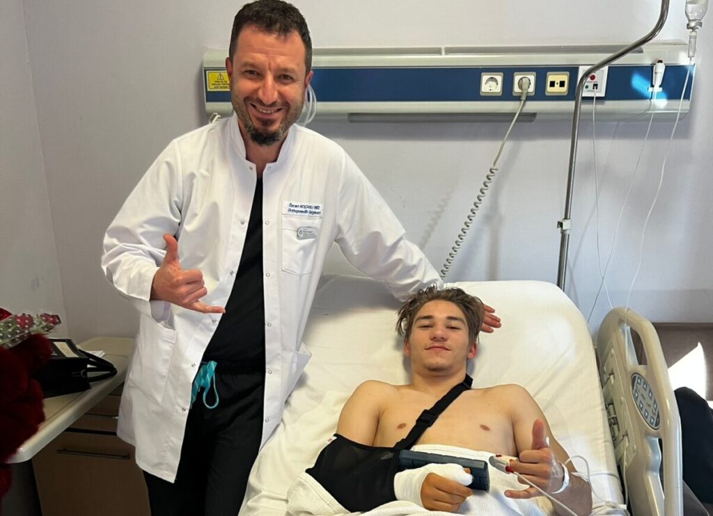 Moto3 : Deniz Oncu, blessure et opération à la main droite