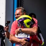 Abbraccio tra papà e figlio Boggio