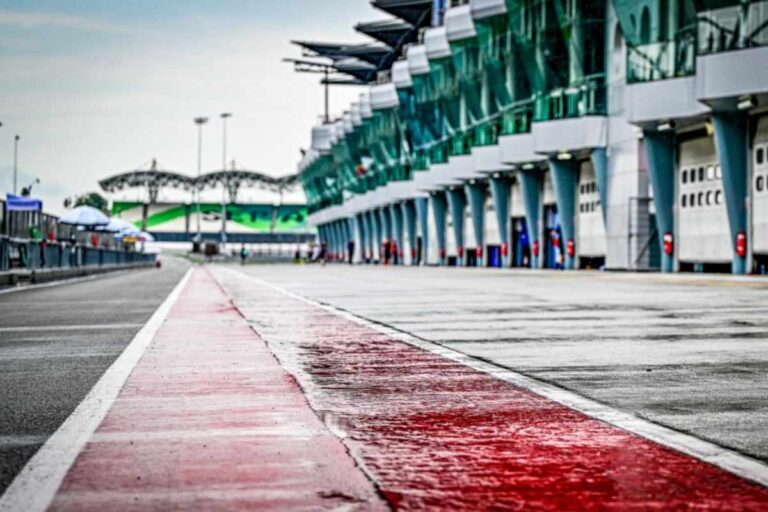 MotoGP, pit lane